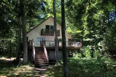 Image de Omena-West Grand Traverse Bay-Sleeps 10 Great budget de l'automne location amicale