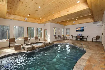 Image de Glacier Falls - Unique Pool & Stunning Interior