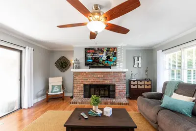 Image de Modern Smyrna Home Near Truist Park