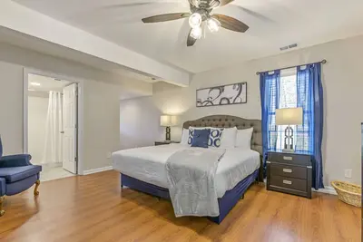 Image de Cabin Style & Cozy Back Deck Near LakePoint Pbr