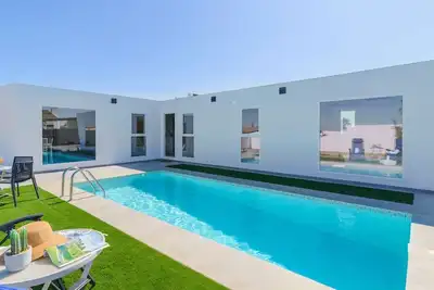 Image de Villa Armentia La Puebla de Cazalla by Ruralidays