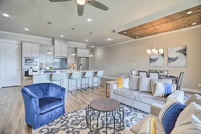 Image de Elegant Lake Conroe Townhome w/ Boat Slip!