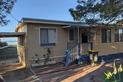 Image de Periwinkles - two kitchens, two bathrooms, family and pet friendly!