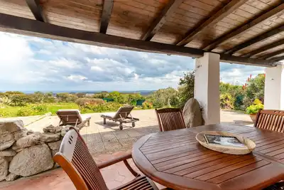 Image de Charmante \"Villa Vista Mare Santa Teresa\" au vert avec vue sur mer, jardin et terrasse