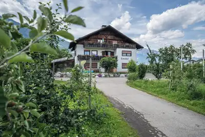 Image de Appartement \"Mutspitz Leilichhof\" avec vue sur montagne, Wi-Fi, balcon et jardin