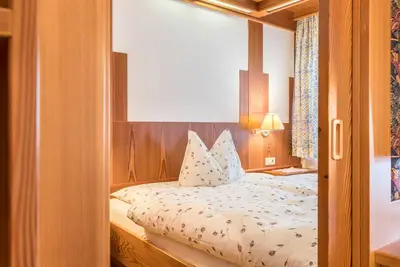 Image de Appartement confortable \"Dolomieu 19\" avec vue sur la montagne, Wi-Fi et bain à remous