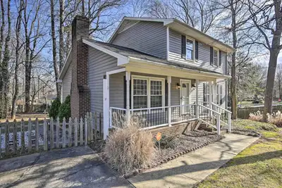 Image de Family Friendly Greensboro Home: Pets Welcome