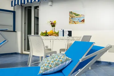 Grecale: Amazing Terrace/Sea View - Up To 5 Guests