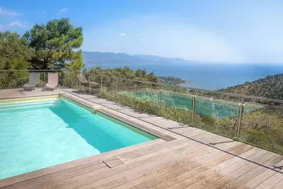 Image de Villa Mariposa Gaou Bénat, vue mer panoramique et jardin méditerranéen