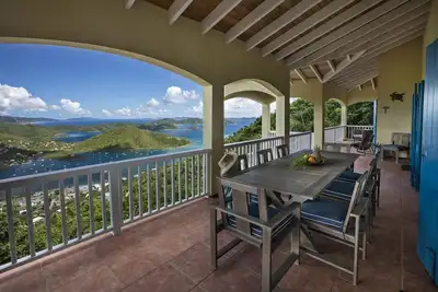 Image de Island Horizons ~ Million Dollar View, 4 Bdrm w/ Pool & Solar