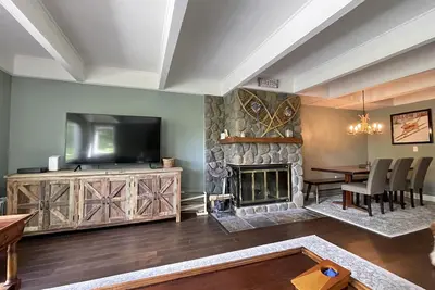 Image de Spacious 3 level townhouse just minutes from the base of Stratton Mountain!