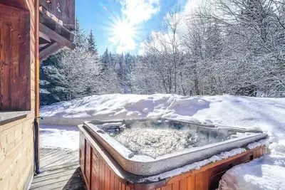 Image de 200m des Pistes | Chalet Privé + Jacuzzi + Parking