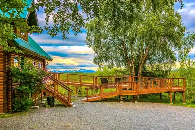 Image de Private Lodging on 12 Acres with Kenai Mountain Views