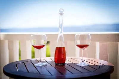 Zlatni Bol Apartments - Studio S2 no8 South Terrace & Sea View