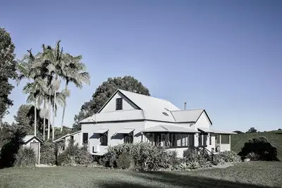 Image de Benny’s Cottage  Luxury hinterland accomodation & photo shoot location