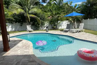 Image de Tropical Luxury Escape – Heated Pool, Pets Ok, Img