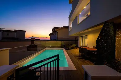 Luxury two-floor app with private pool Aquarelle 1