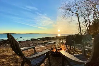 Image de Beachfront Breezes 20 Steps To Water w/ Beach Firepit & Grill Near Acadia
