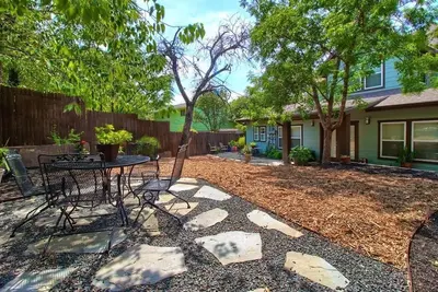 Image de Great location-Beautiful Austin Home-in SoCo 4br, 3. 5ba