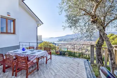 Image de Belle maison à Rapallo avec cuisine