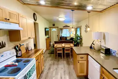 New cozy 2Br/2Bath cabin near Mount Rainier! ! ! !