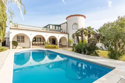 Image de Maison de vacances privée avec climatisation, piscine privée, Wifi, Tv, patio, animaux admis