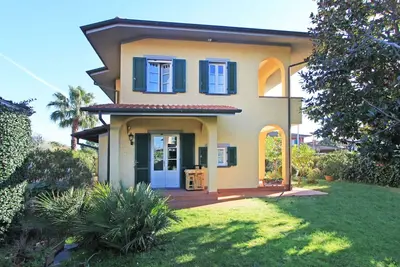 Image de Belle maison de vacances privée pour 6 personnes avec climatisation, Wifi, Tv, terrasse et parking
