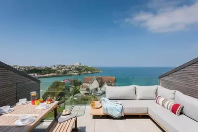 Image de Beachfront Townhouse w/ Lovely Sea Views, Newquay