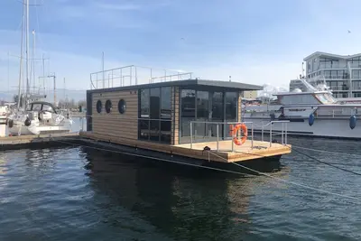 Image de Houseboat Fjord Auriga with bio sauna and roof terrace in Wendtorf / Kiel Fjord