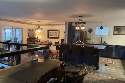 Image de Ontario’s Hidden Gem! Cozy chalet in sought after Hidden Valley Highlands