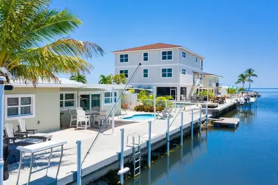 Image de Waterfront, oceanview renovated pvt. 3 bedroom, 3. 5 bath with pool and dockage.