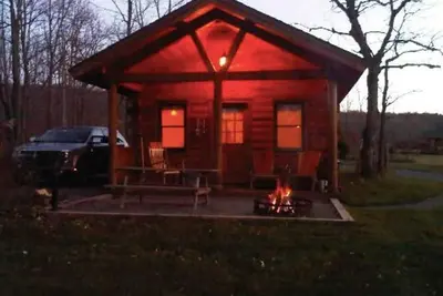 Image de Entire campground with 3 cabins
