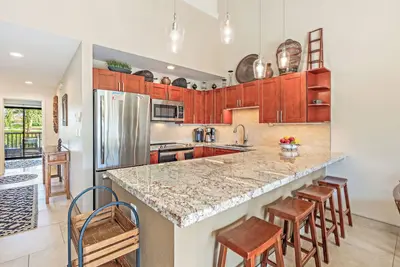 Image de Grandeur and Fully Upgraded Private 2Bed/2Bath *Brand New Ac!