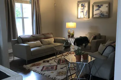 Image de Luxury Escape close to Pinnacle Hills Promenade