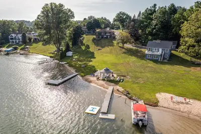 Image de Northern Michigan Feel. Close to home appeal.