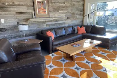 Desert oasis with panoramic views near golf course and Canyonlands