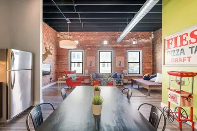 Image de Stunning One Of A Kind 6 Bdrm Loft Sleeps 15