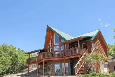 Image de \"Seven Oaks Cabin” in Duck Creek Village, Utah. Zion and Bryce Nearby!