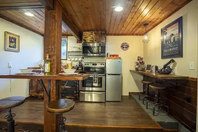 Image de Cozy Rustic Getaway with Year-Round Recreation