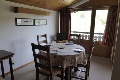 Image de Appartement 3 pièces 47m² pour 6 pers, proche du centre, vue montagne, parking, casier à ski