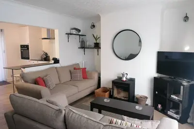 Image de Large Modern 4 Bed House can be arranged as 2 separate connecting apartments.