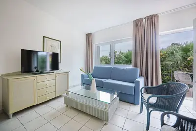 Image de Big Apt with 2 Bedrooms