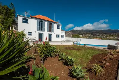 Image de Beautiful country Villa with a small house onsite which together sleeps 6 people