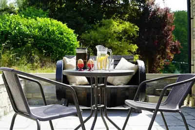 Image de Fabulous country retreat, lovely house, hot tub and set in beautiful gardens