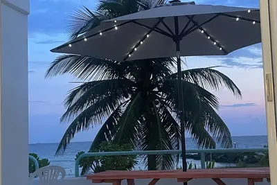 Image de Beautiful Oceanfront Condo with private beach Freeport Bahamas