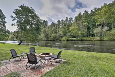 Image de 'River's Edge' - Ultimate Riverfront Getaway