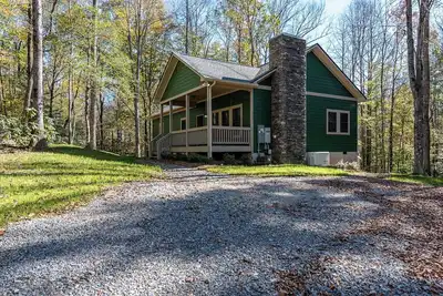 Image de This beautiful Contemporary home located on 30 acres with walking trails
