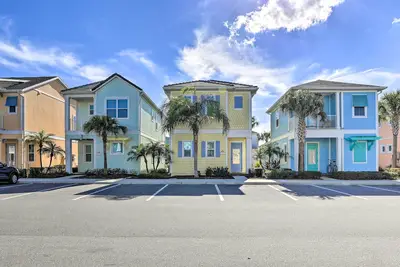 Image de Home w/ Hot Tub: 4 Mi to Disney!