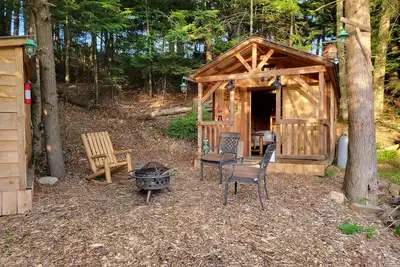 Image de Off Grid Cabin nestled in the woods next to a stream at the base of Tug Hill