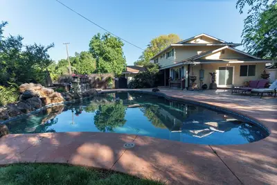 Image de Camp Delta Luxury Lodge 7 Br, Lake, Boat, Pool